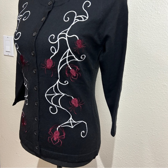 NWT Unique Vintage Size Small (4) Black Sweater with Spiders and Webs 557 - Picture 5 of 13